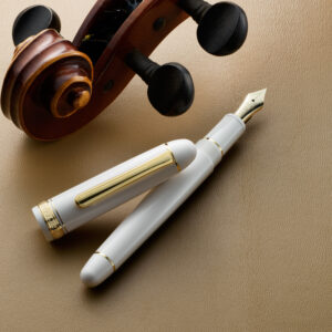 Platinum #3776 Century Chenonceau White Fountain Pen